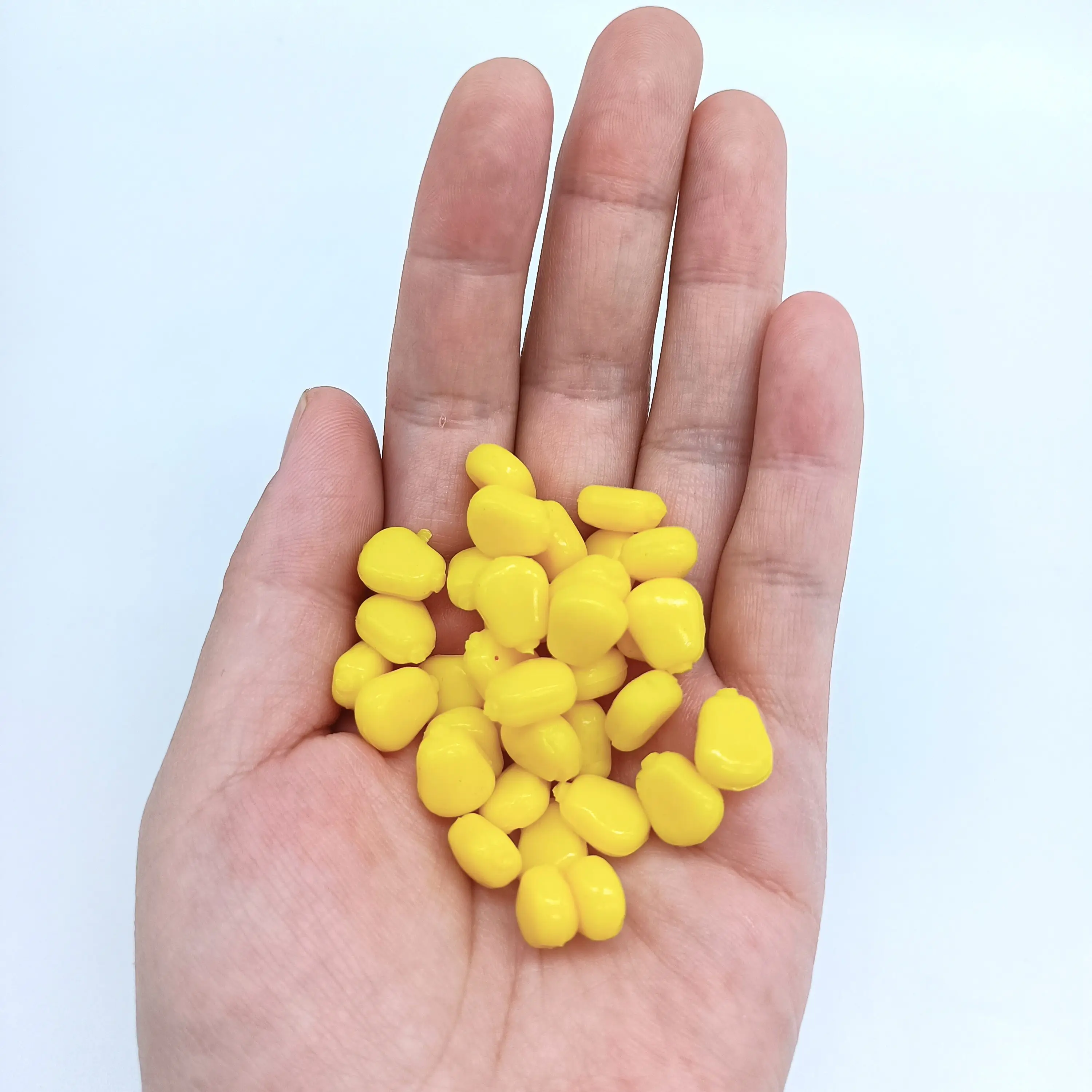 dulces en forma de corazón amarillo