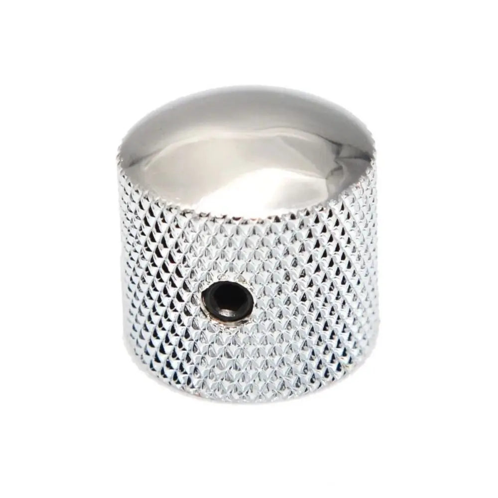 una perilla cromada diseñada para facilitar el control y la precisión