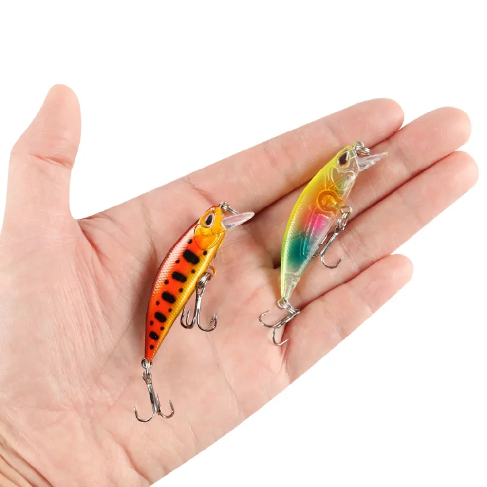 2 uds Mini pececillo hundido Wobblers Señuelos de Pesca 6cm 5g trucha cebo duro de plástico Artificial Jerkbait Crankbait aparejos de pesca de lubina - imagen 2