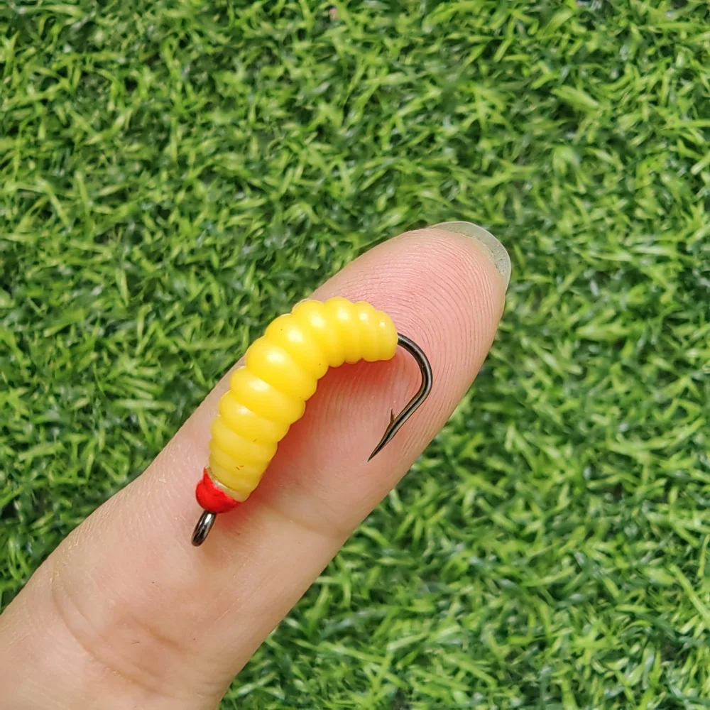 30 Uds. Cebos de gusano suave con gancho, gusanos de pan falsos para Señuelos de Pesca para gusanos de cera Artificial, gusanos de plástico bruto para agua dulce - imagen 2