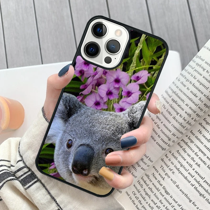 Vista frontal de la funda koala suave para iPhone