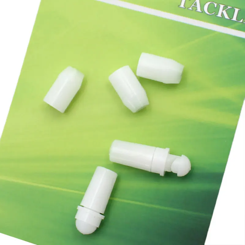 Conector elástico para caña de partido mostrando su diseño y compatibilidad con aparejos de pesca