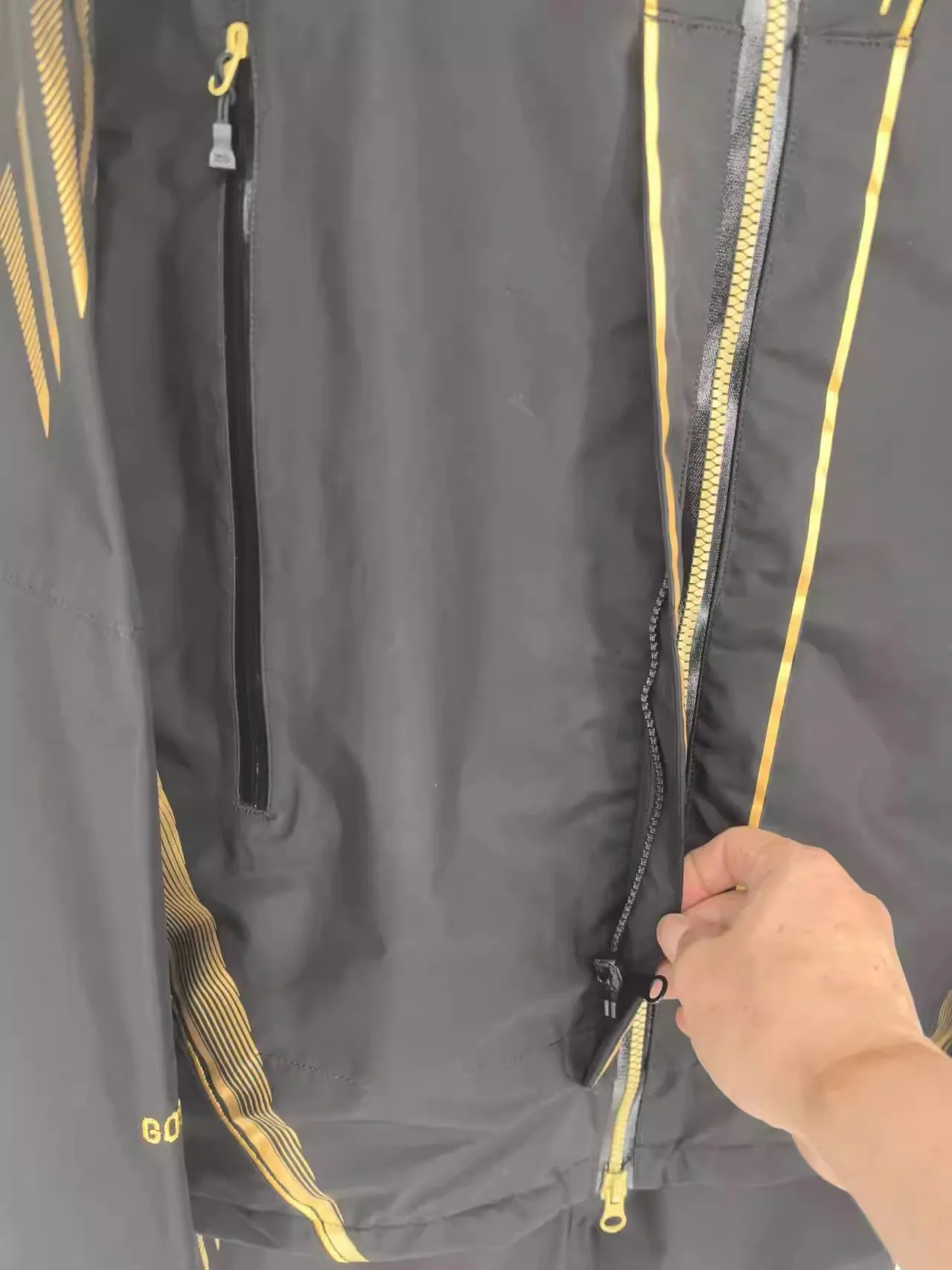 Pantalones de pesca con refuerzos y bolsillos