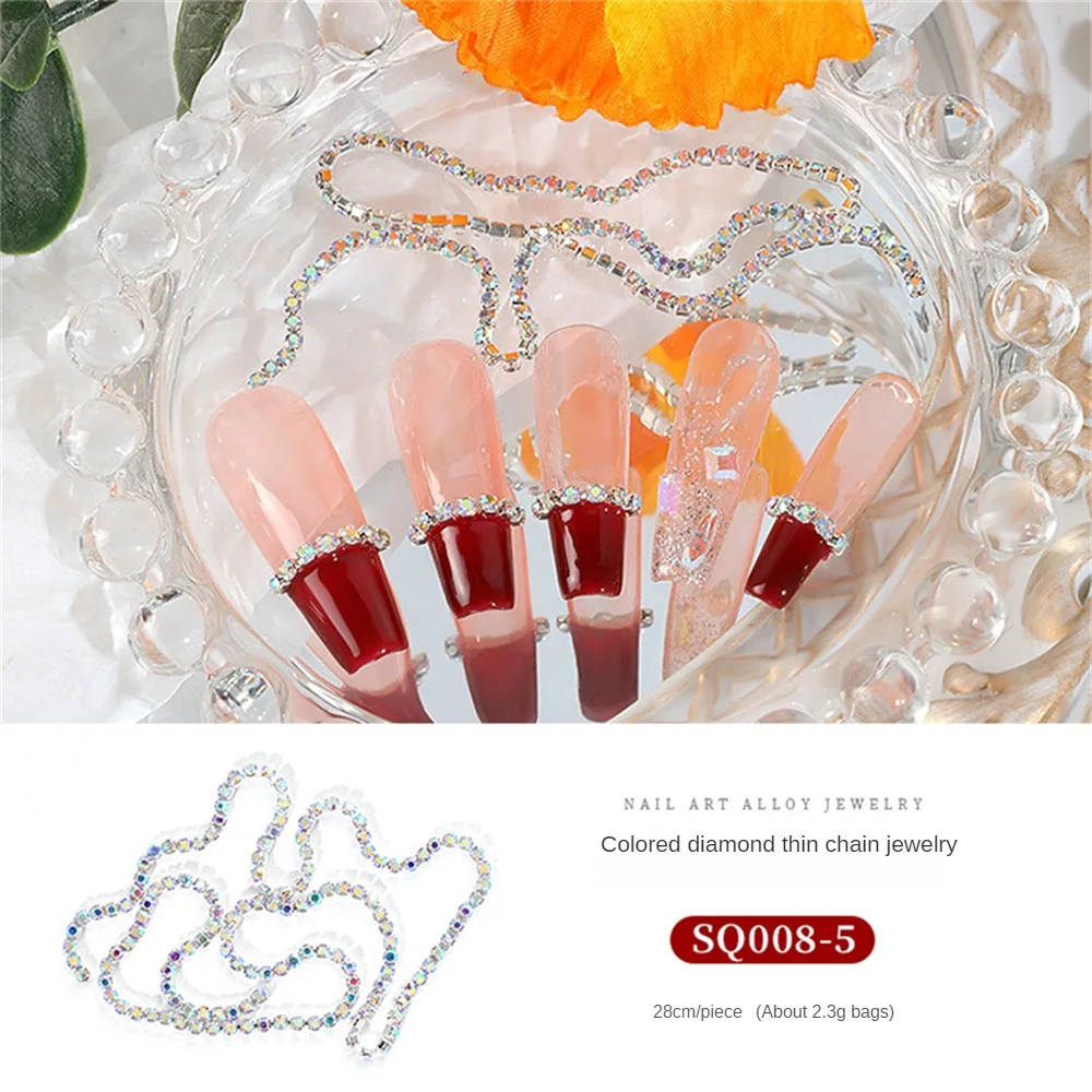 Joyas de cadena delgada de diamantes elegantes y brillantes para un toque sofisticado