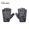 5 fingers. gray pink