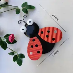 Mariquita metálica decorativa para colgar en jardín y valla