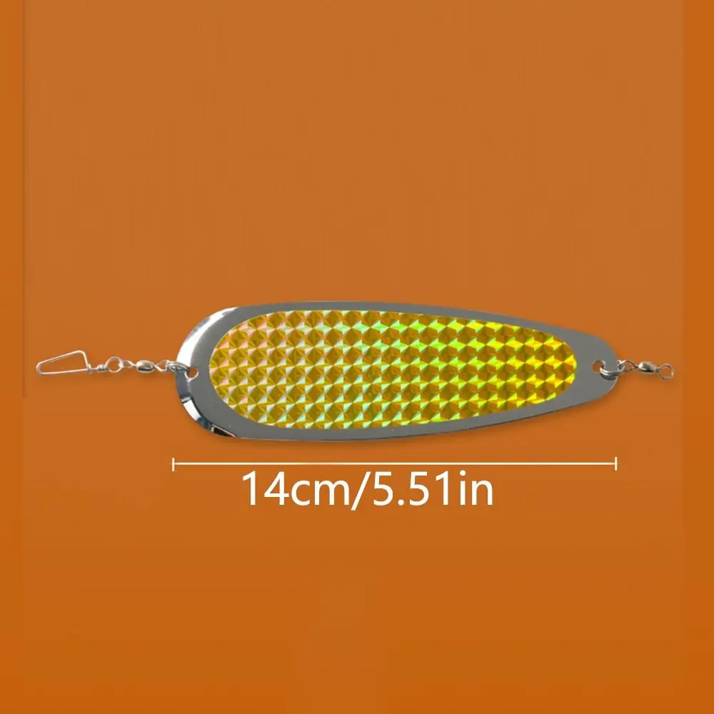 Un artículo amarillo y plateado con un gancho