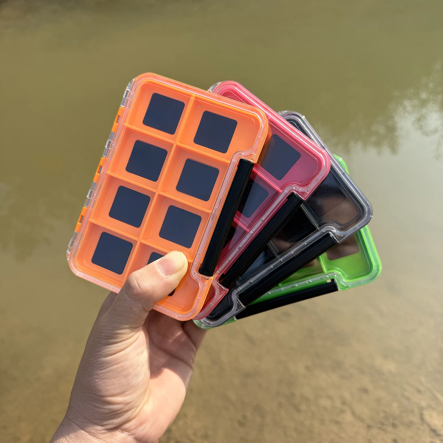 Caja de aparejos pesca varios compartimentos para anzuelos y señuelos