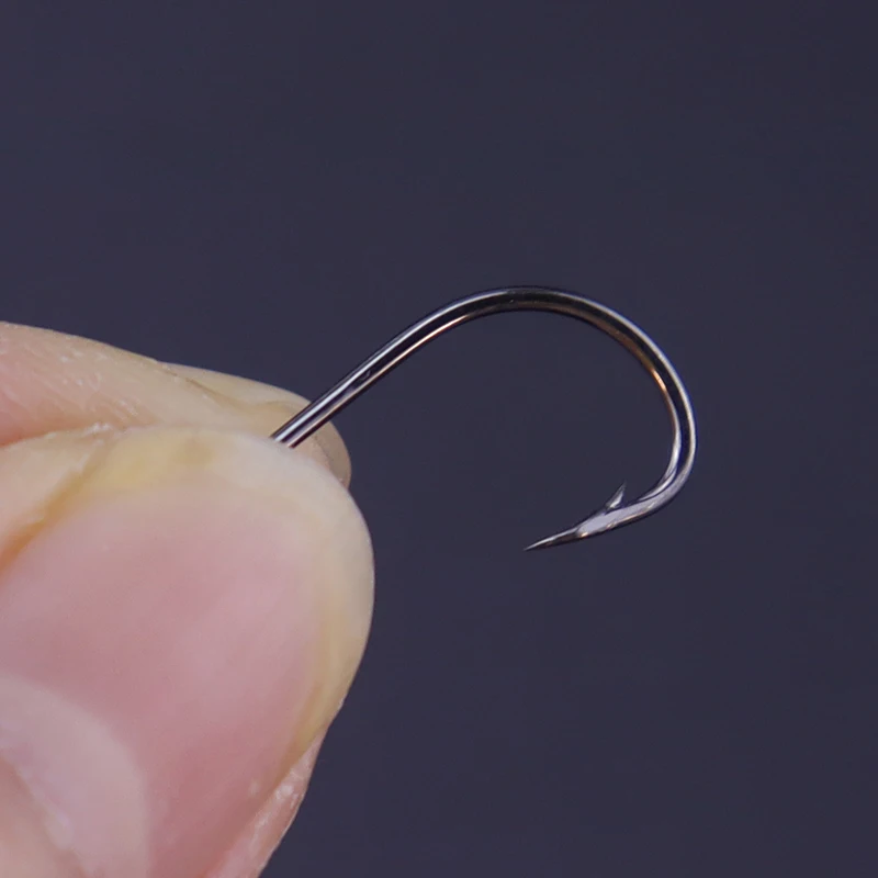 50 unids/lote de anzuelos de pesca con púas de alto carbono, accesorios de aparejos de pesca de carpa con boca torcida dorada y negra, anzuelo plano afilado - imagen 3