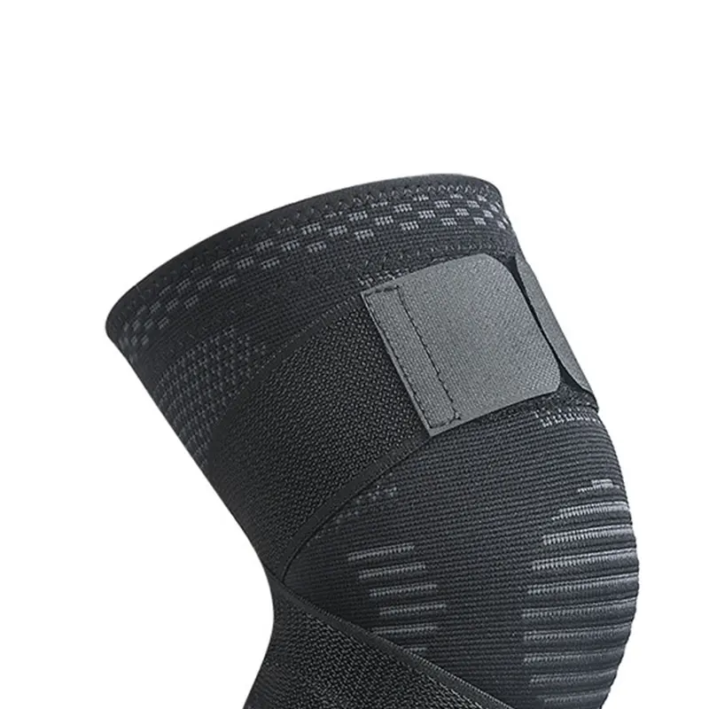 Un aparato ortopédico negro con una correa