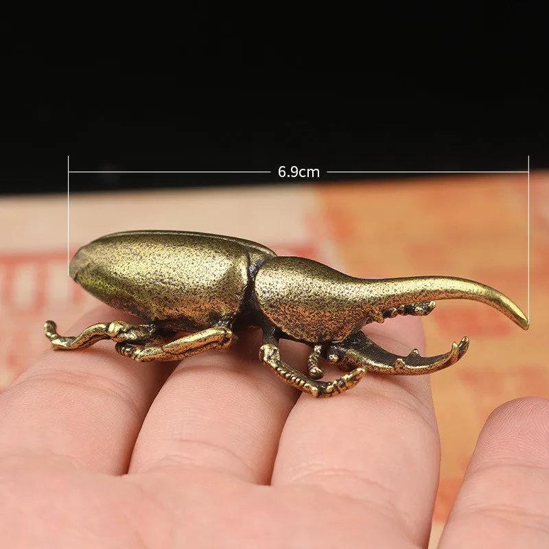 Figurita en miniatura de escarabajos de bronce antiguo, decoraciones de escritorio pequeñas, adorno de té de insectos de cobre Vintage para mascotas, accesorios de decoración del hogar - imagen 3