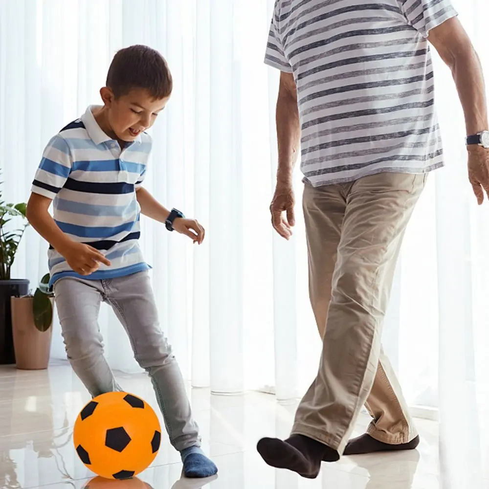 Balón de fútbol silencioso de espuma – Ideal para entrenar en casa - imagen 3