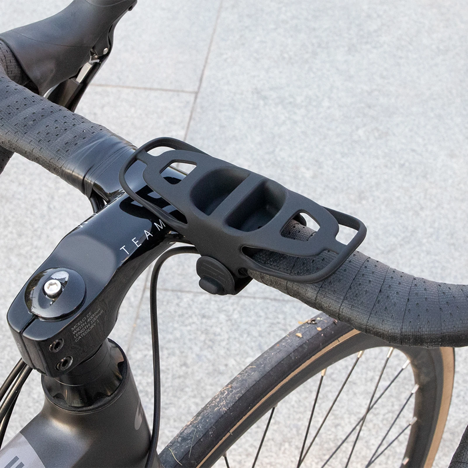 Soporte universal de silicona para móvil con correa en bici de montaña - imagen 4