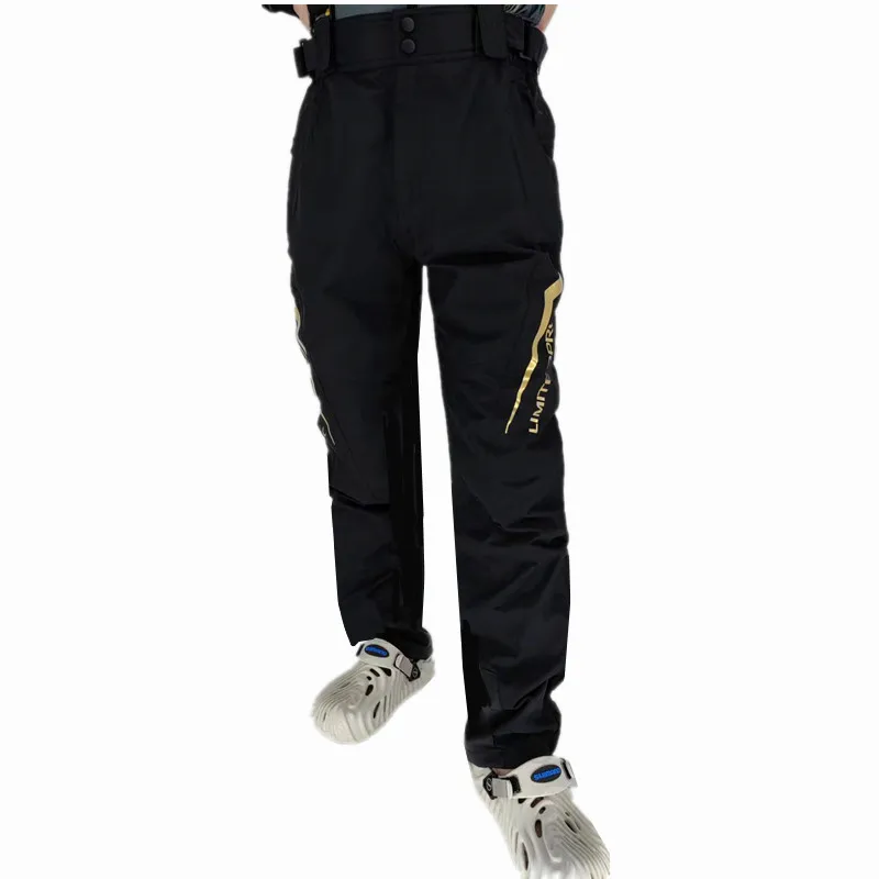 Pantalones de pesca en uso
