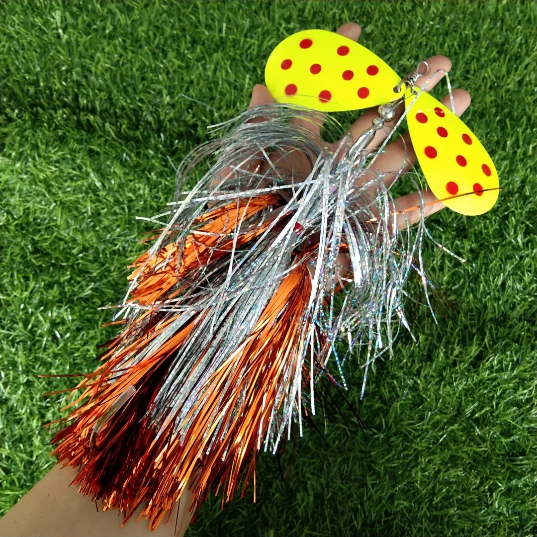 Buzzbait metálico con falda de goma para lucio - imagen 3