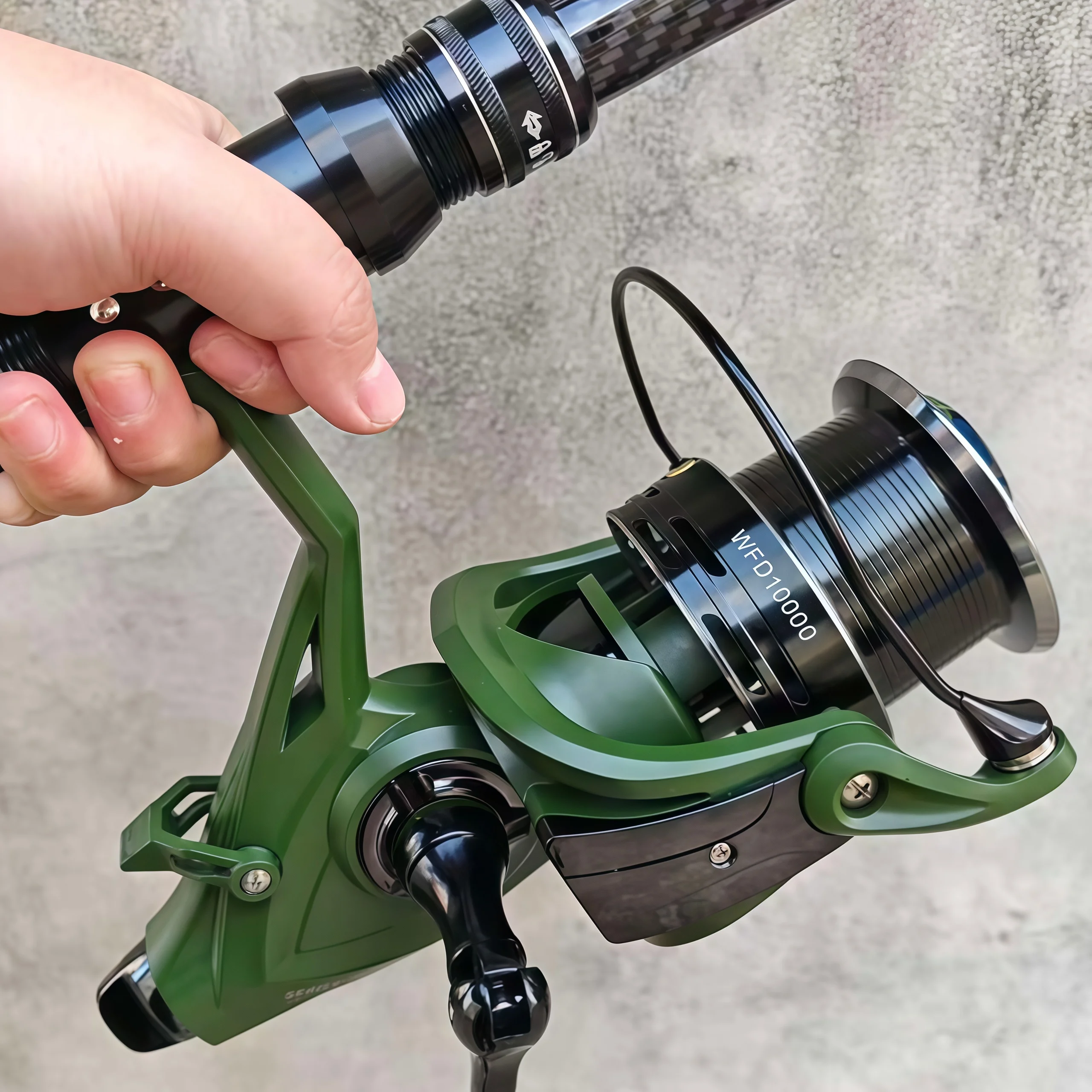 Carrete de Metal de diseño ultraligero, carrete de pesca giratorio serie 9000-12000, arrastre máximo de 20KG para herramientas de pesca de agua dulce/salada - imagen 5