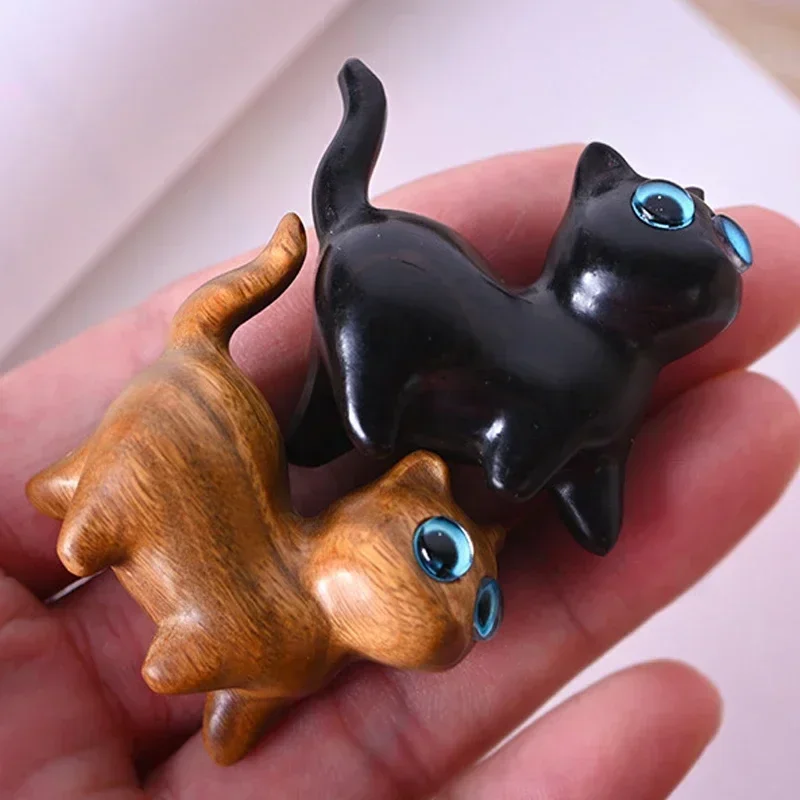 Figuritas en miniatura de gato Kawaii hechas a mano, escultura de sándalo, escultura de gatito, adornos de escritorio, decoración de jardín de hadas para habitación, regalo de cumpleaños