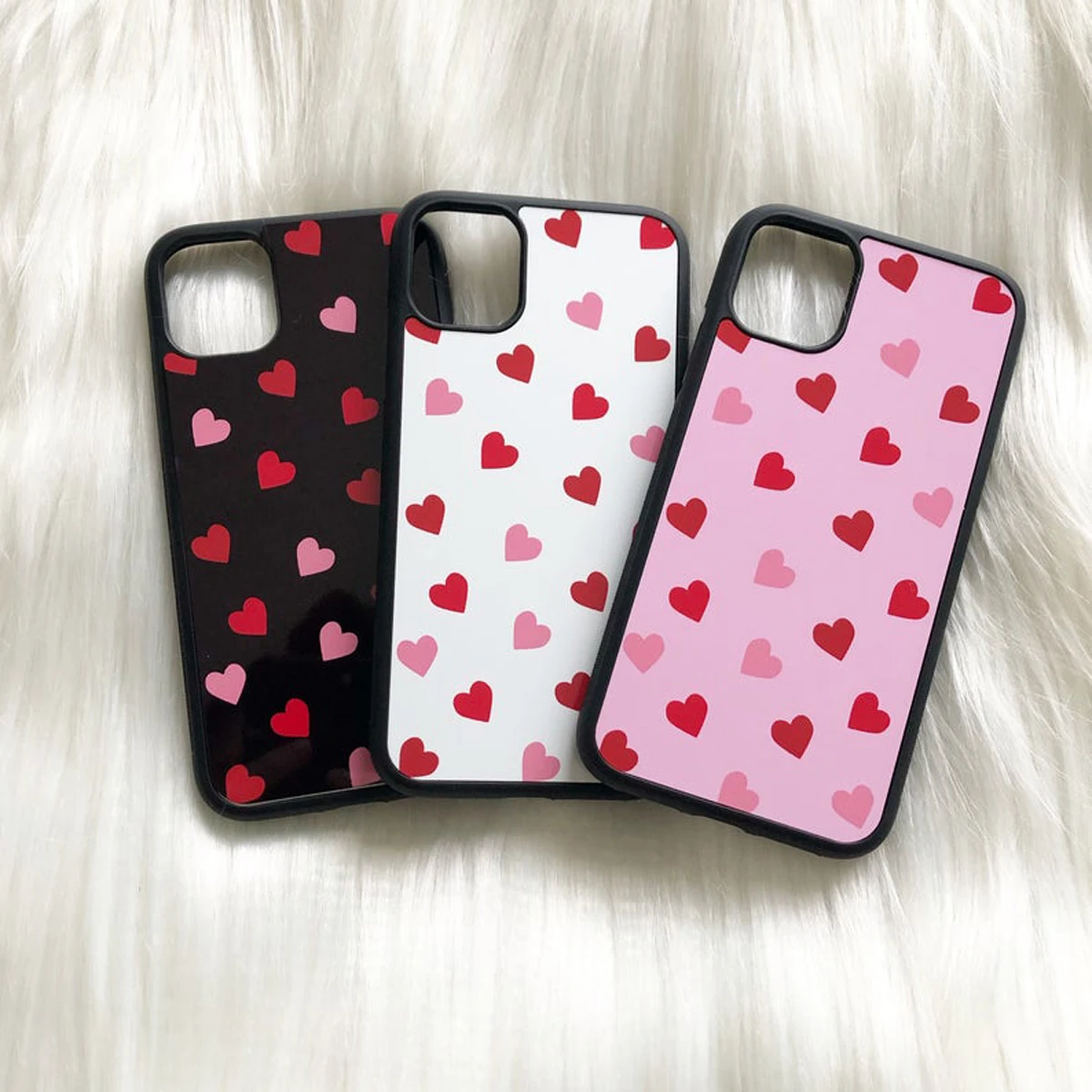 Krajews funda iPhone con corazones rojos y rosas – iPhone 11‑17
