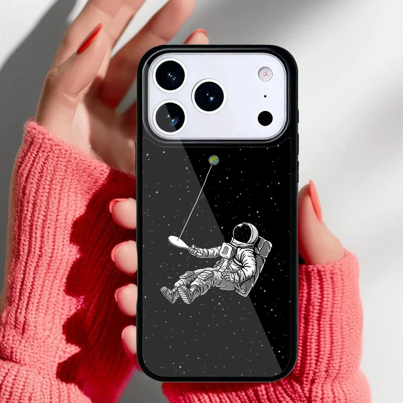 Imagen mostrando la funda puesta en un iPhone 14