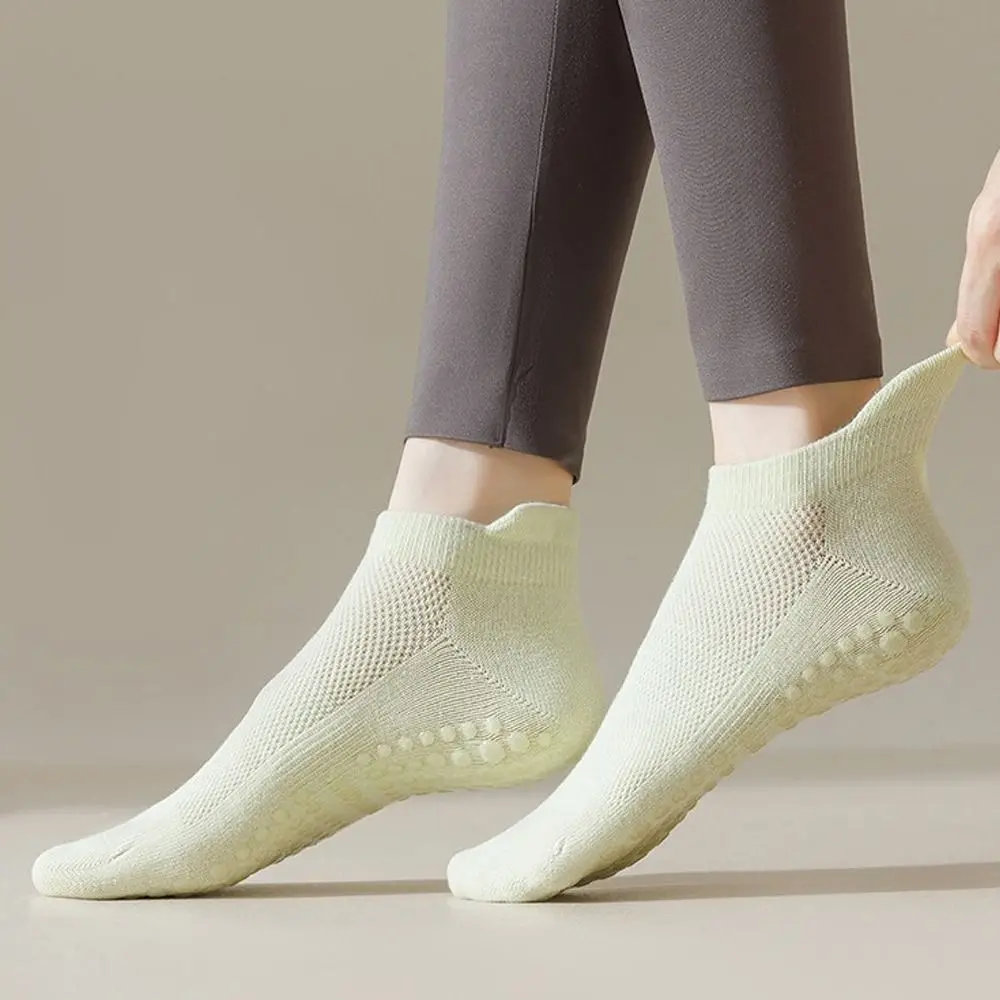 Calcetines de Yoga finos profesionales de silicona antideslizantes transpirables calcetines de tobillo bajo sin espalda calcetines de Pilates de malla para mujer - imagen 5