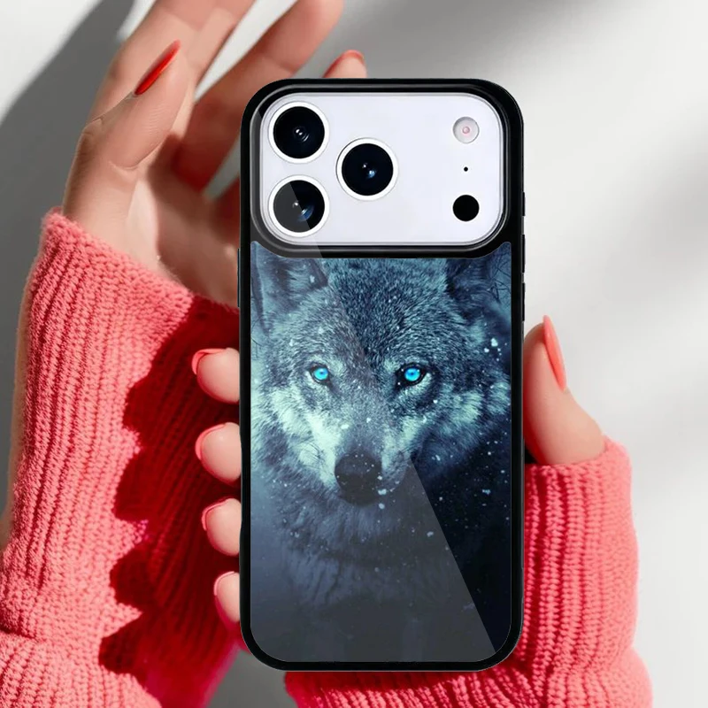 Vista frontal de la funda Snow Wolf Krajews