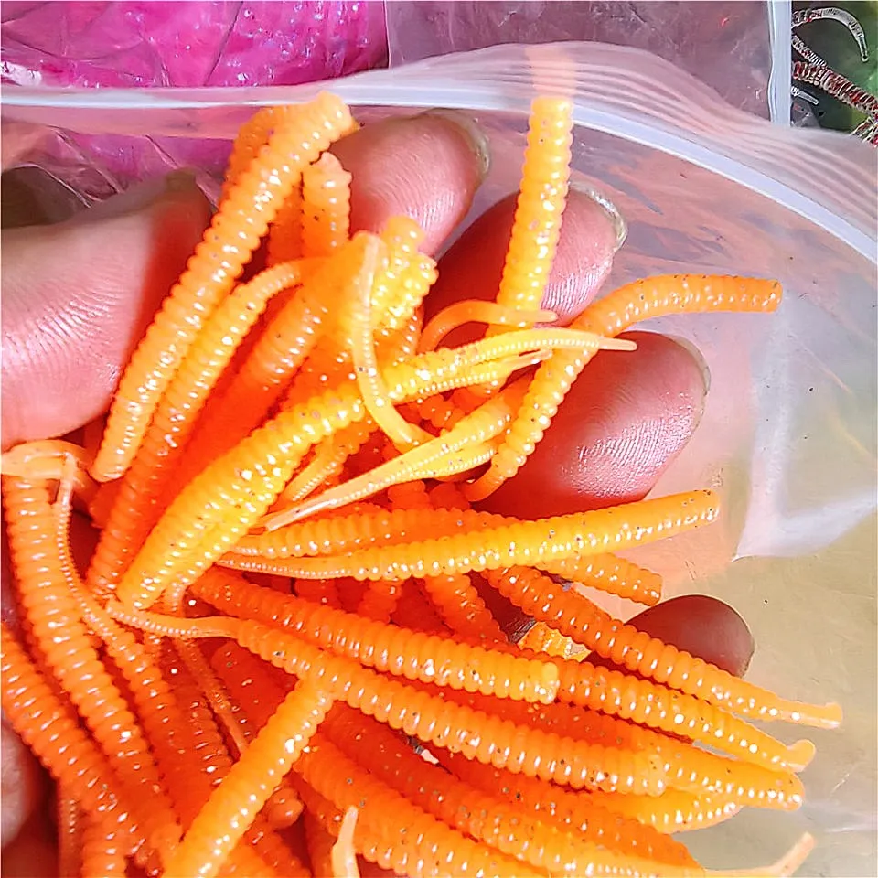 MUKUN 10 Uds 03g 0,45g señuelo de pesca suave Rockfish doble cola Artificial Wobbler Crankbait biónico silicona fluorescente cebo de gusano - imagen 2