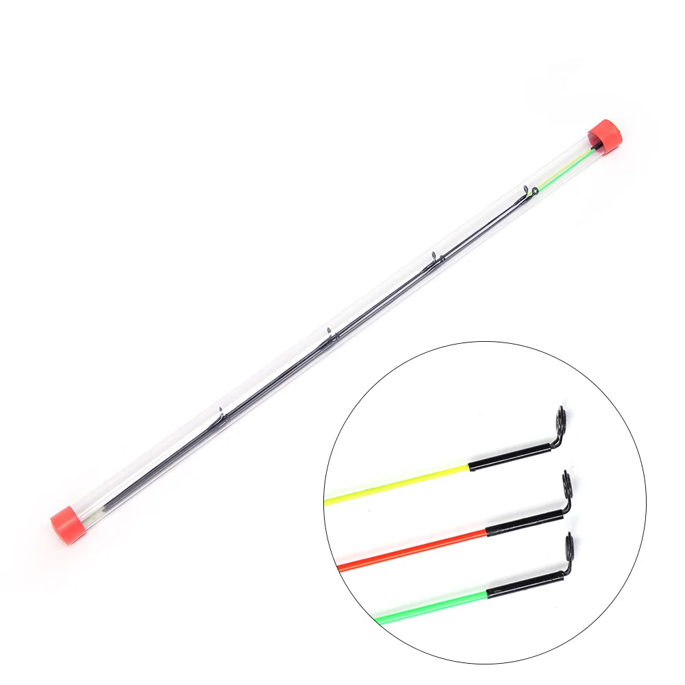 Una caña de pescar plegable con manijas multicolores vibrantes, diseñadas para conveniencia y facilidad de transporte