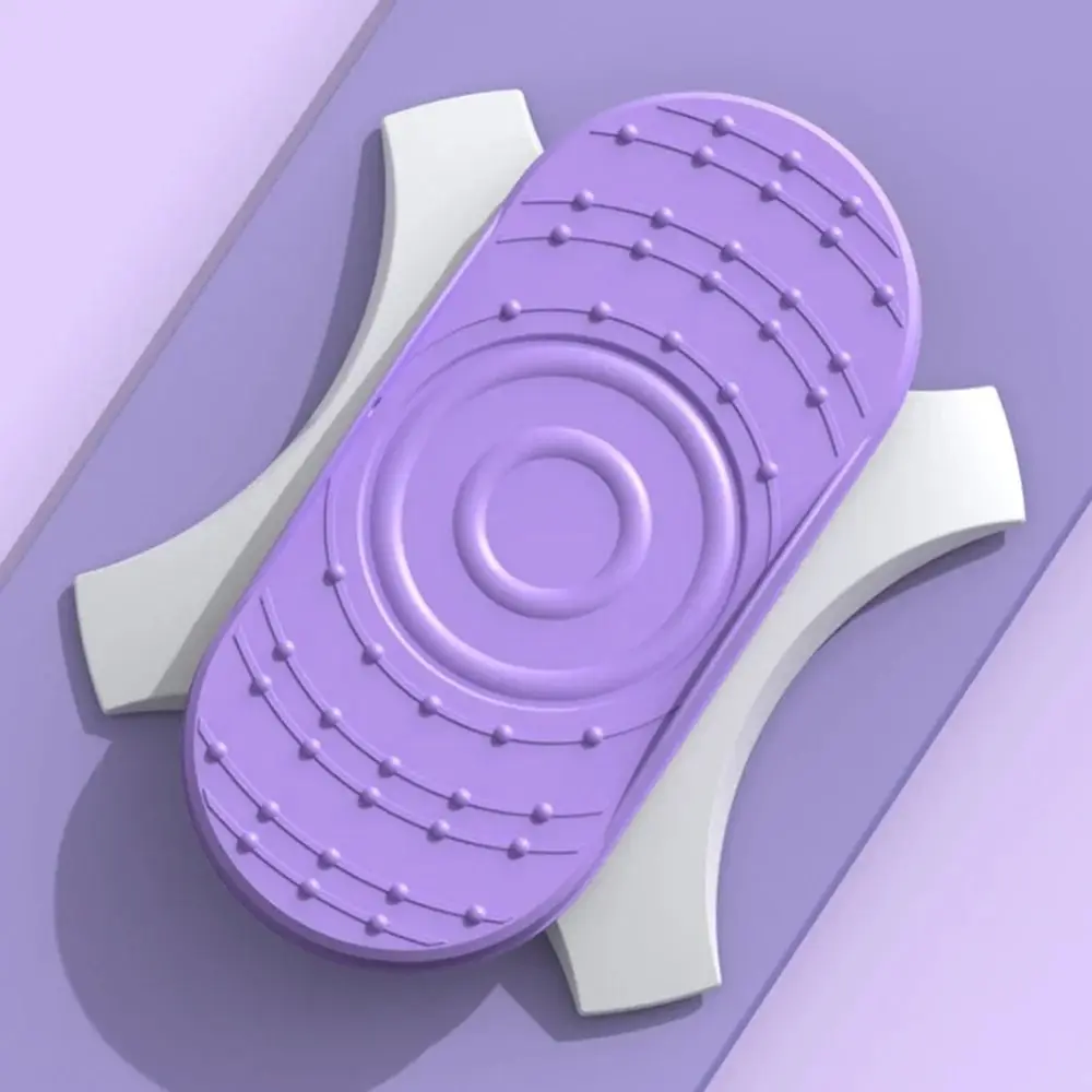 un objeto ergonómico morado y texturizado diseñado para la comodidad y el agarre