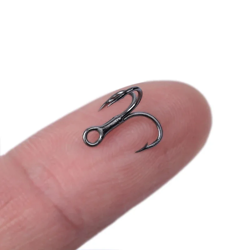 OUTKIT 10 Uds 3x ranura de sangre fuerte súper afilado gancho triple redondo antioxidante acero alto en carbono 10-18 #   Anzuelos triples Aparejos de pesca - imagen 4