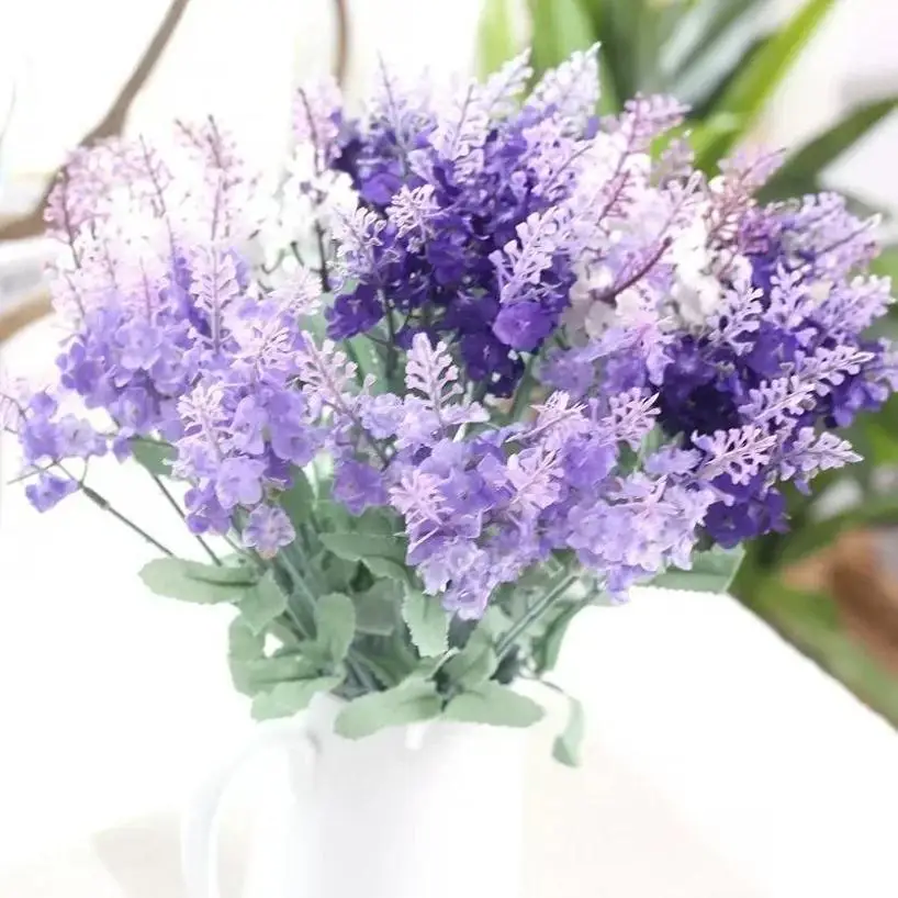 Ramo flores artificiales de lavanda y hojas falsas