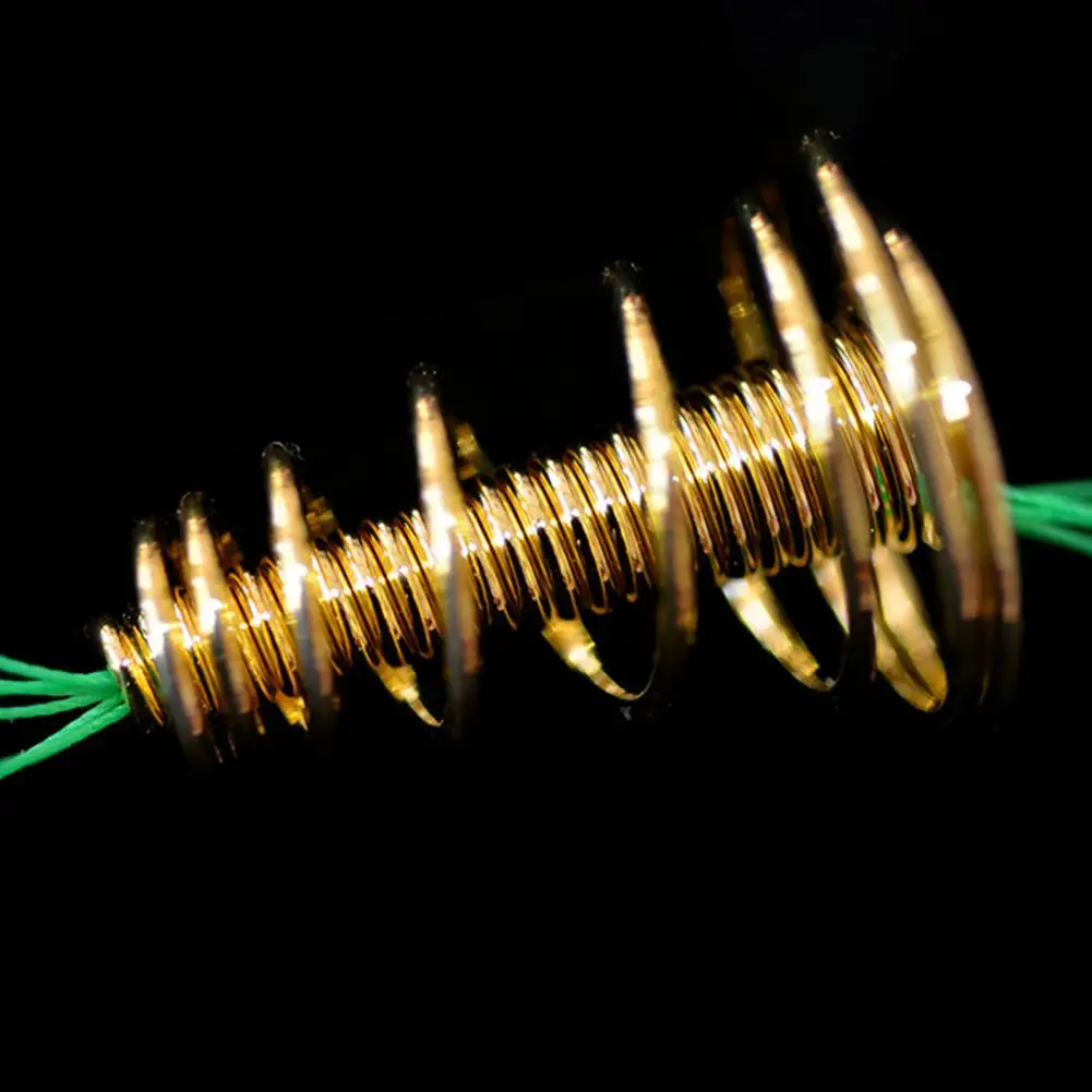 Diseño de espiral dorado con acentos verdes