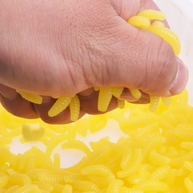 50 o 100 Uds señuelo de pesca gusanos realistas gusano larva cebo suave silicona cebo Artificial gusano de pan olor camarones aditivo lubina carpa - imagen 3