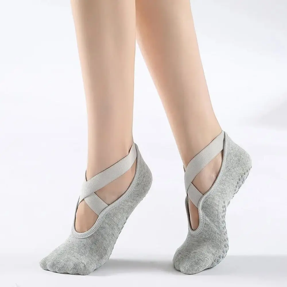 Nuevos calcetines antideslizantes de Yoga de algodón con correas, calcetines de baile de Ballet, textura de toalla, agarre de silicona, calcetines de agarre para Pilates - imagen 2