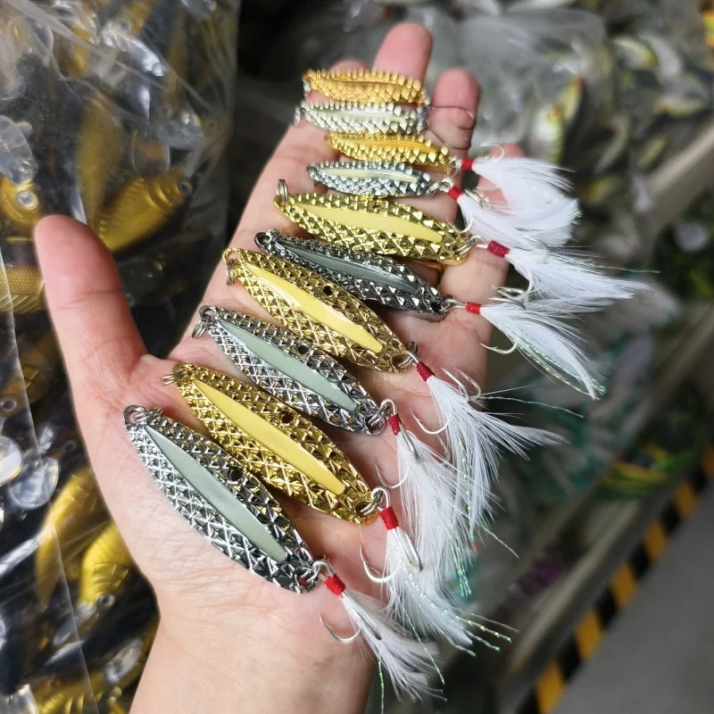 Wondersee señuelo leech metálico brillante en oscuridad – trucha