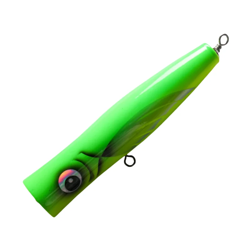 Un vibrante señuelo de pesca verde diseñado para una atracción submarina efectiva