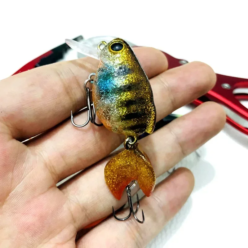 Crankbait flotante Goldfish 55mm 7,5g para lubina - imagen 5