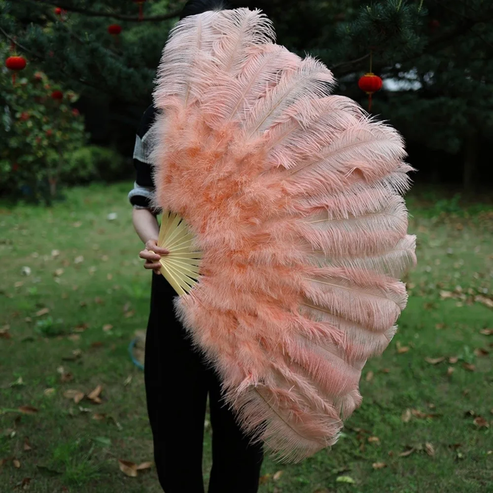Abanico de plumas de avestruz rojo grande plegable para escenario - imagen 4