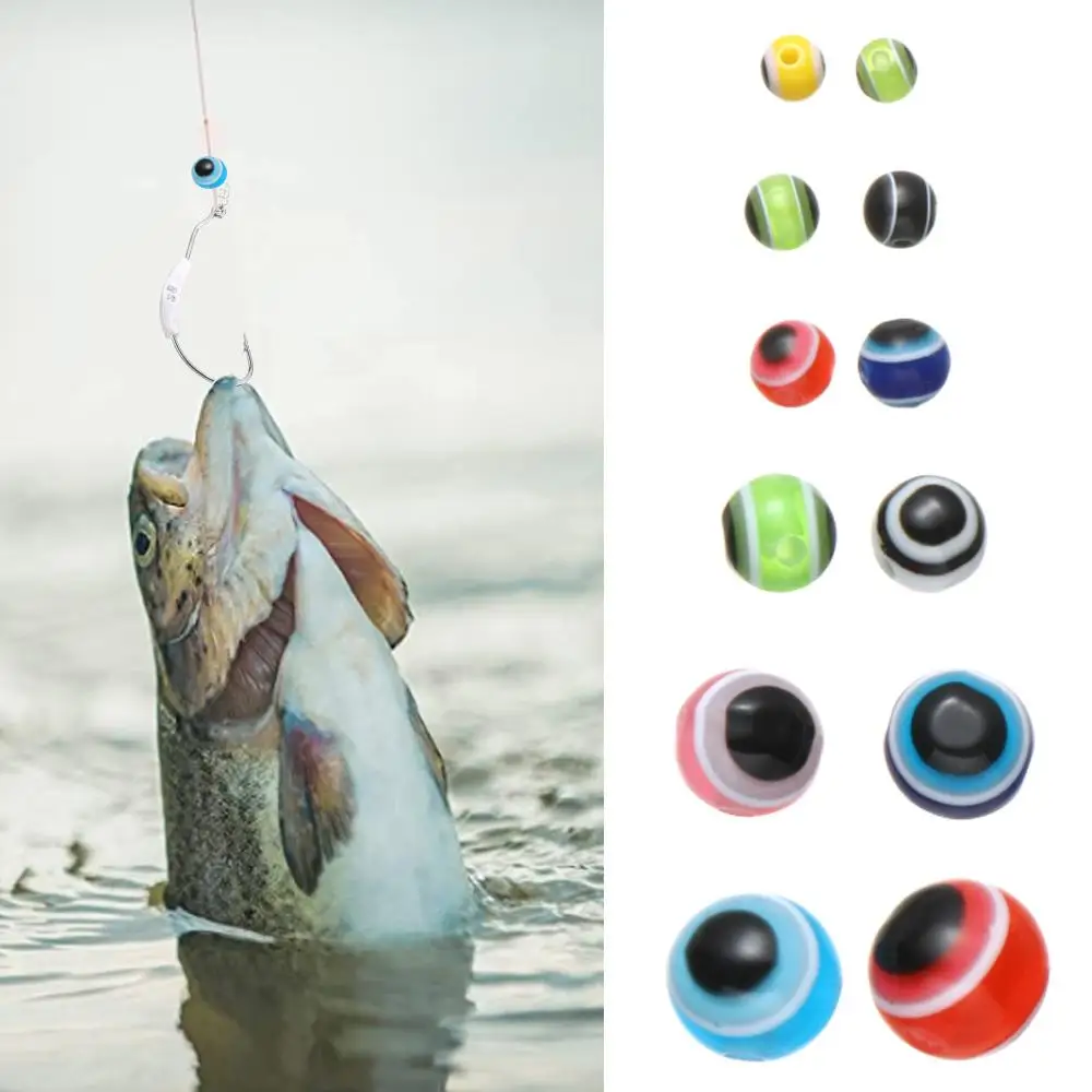 Pesca en lago con aparejos luminosos
