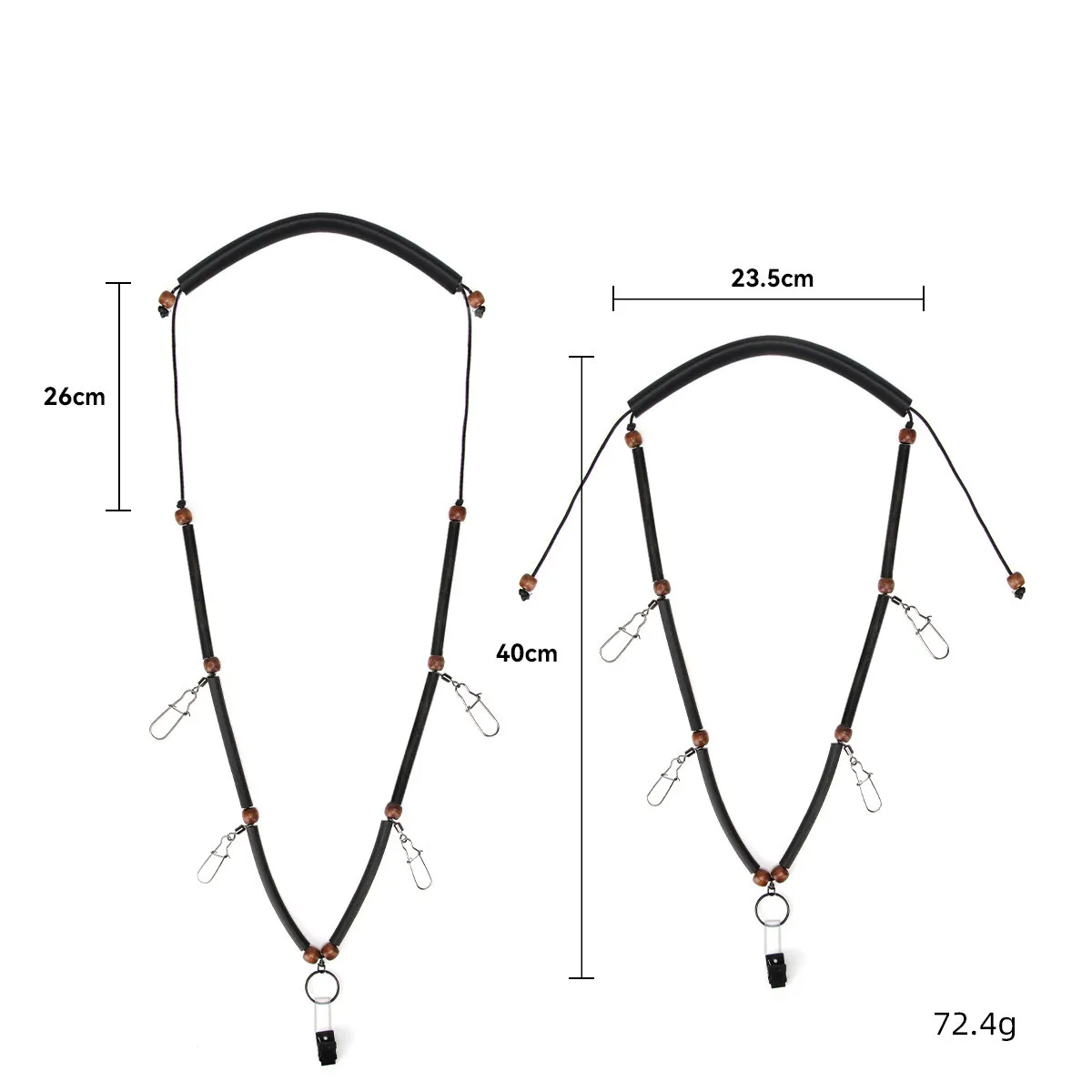 Una correa negra con una hebilla plateada y un anillo de llave