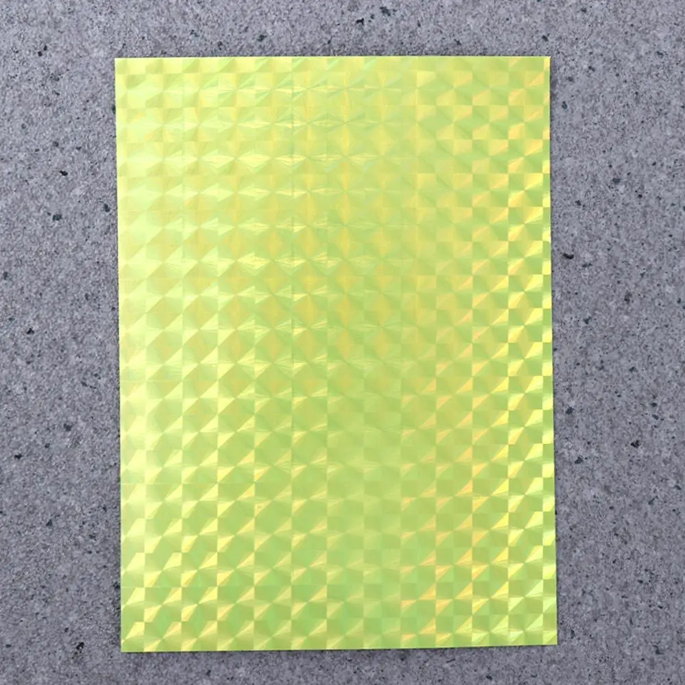 Una hoja verde texturizada vibrante con un patrón geométrico