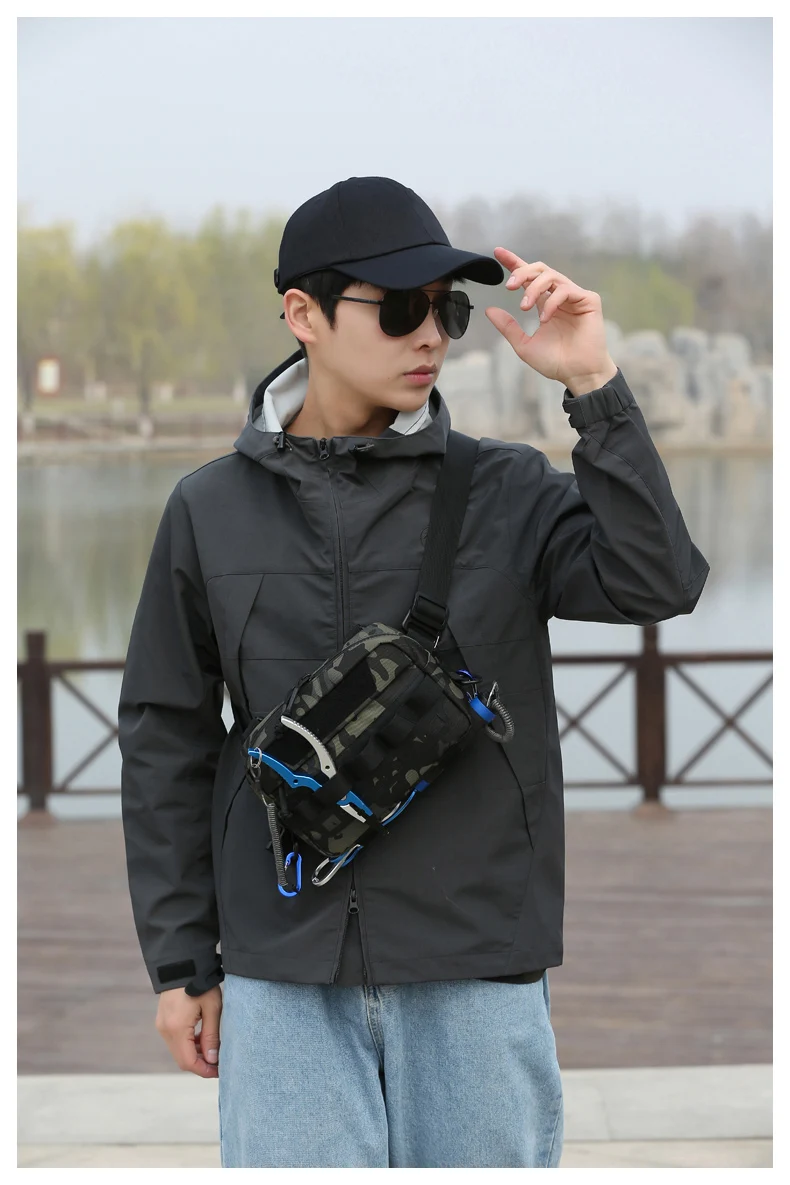 Manténgase elegante y preparado con esta versátil chaqueta al aire libre y bolso de camuflaje