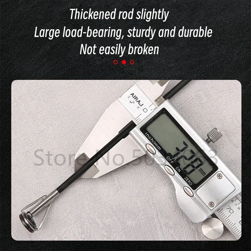 Una foto en blanco y negro de una herramienta con una pantalla digital