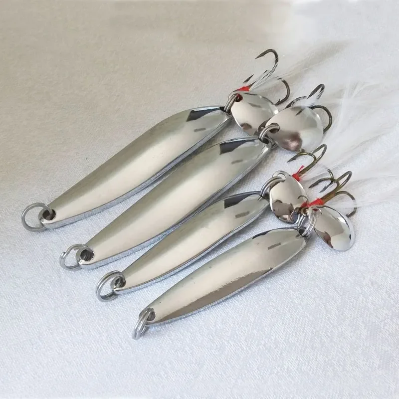 Señuelo de pesca con cuchara dorada y plateada, cebos duros con lentejuelas, Paillette de ruido con pluma para señuelos marinos, herramienta Wobbler Spinner, 1 Uds.