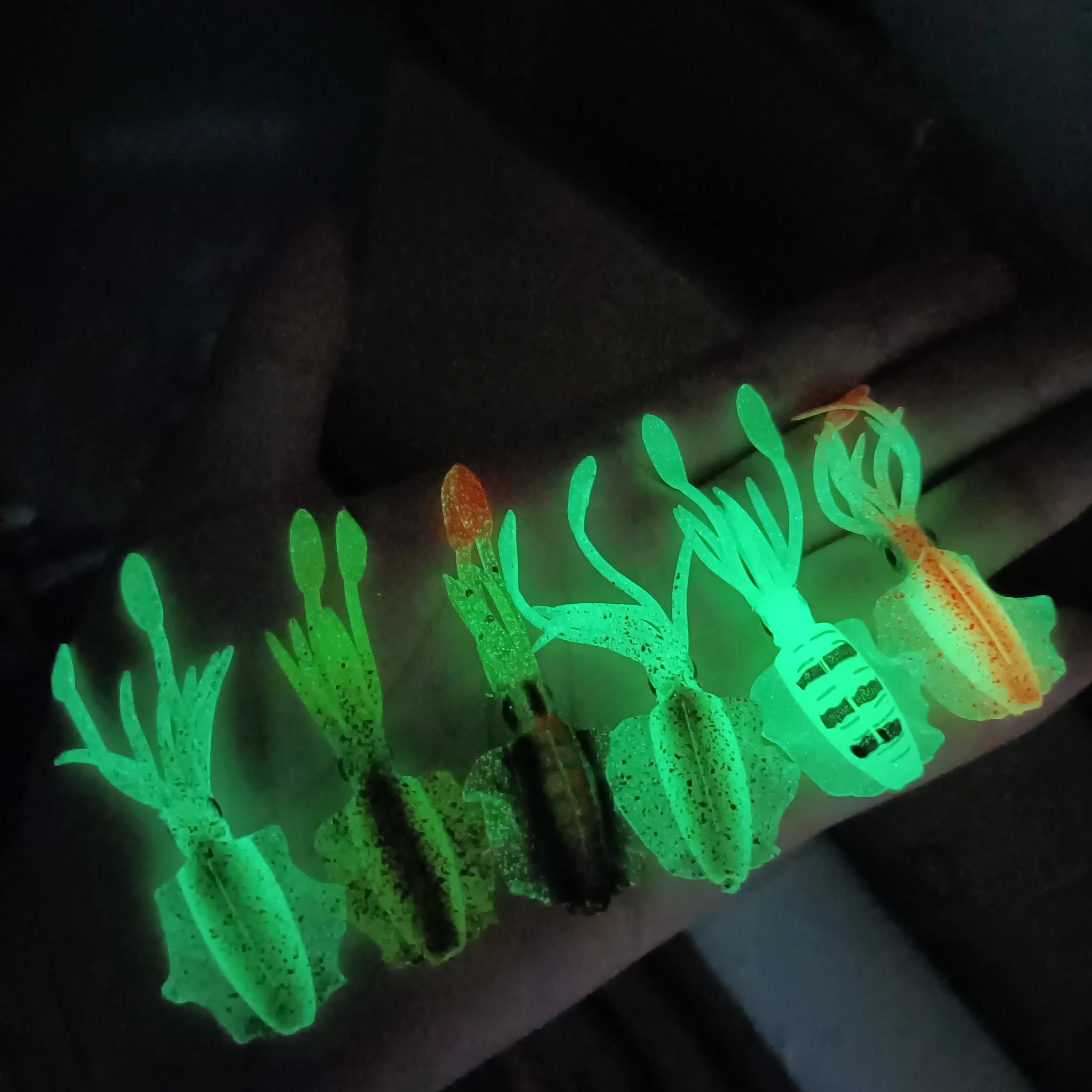 DUODUOYU, 1 Uds., Mini señuelo de pesca de calamar suave, 6cm, 2g, plantillas luminosas de calamar UV para pesca en agua dulce, cebo Wobbler, aparejos de pesca - imagen 3