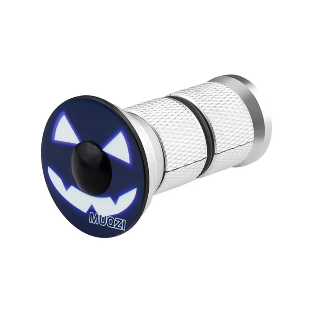 Un sacapuntas de lápiz Muozzi negro y azul