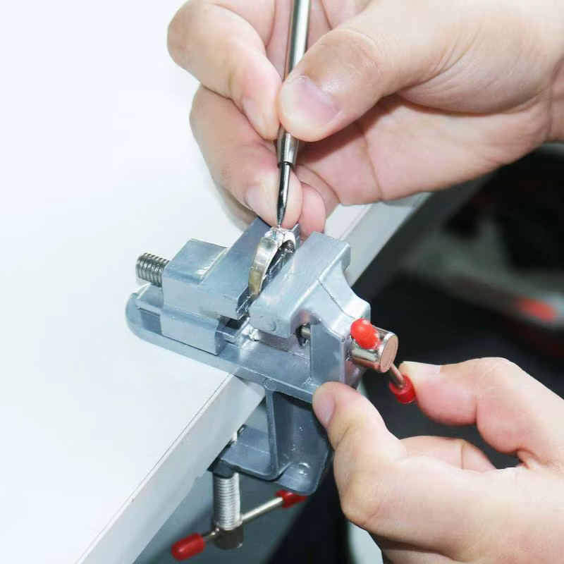 360 °   Mini abrazadera de tornillo de banco giratoria, abrazadera de bloqueo giratoria de mesa, herramienta de reparación DIY