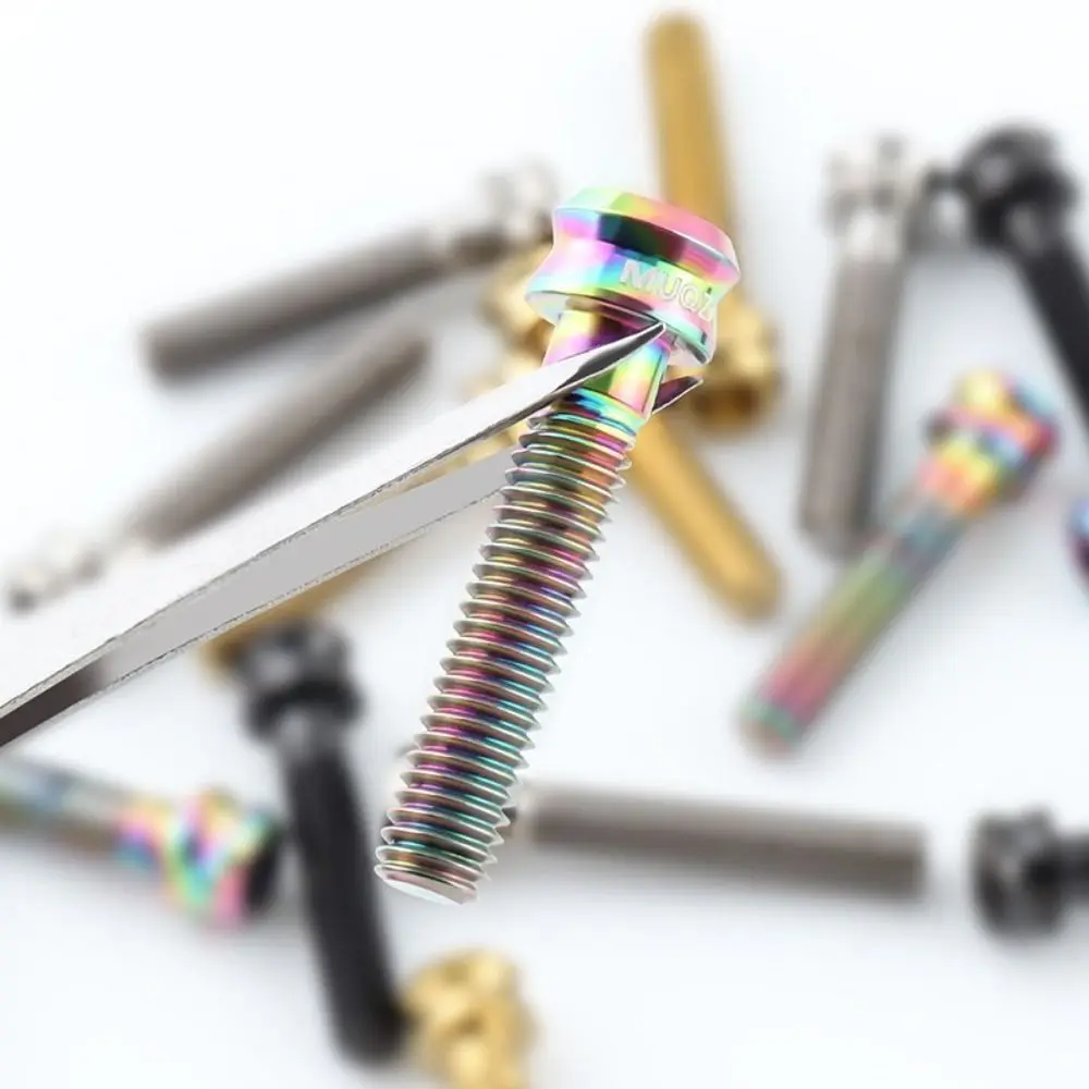 Precisión y color de un tornillo multifuncional para un rendimiento mejorado