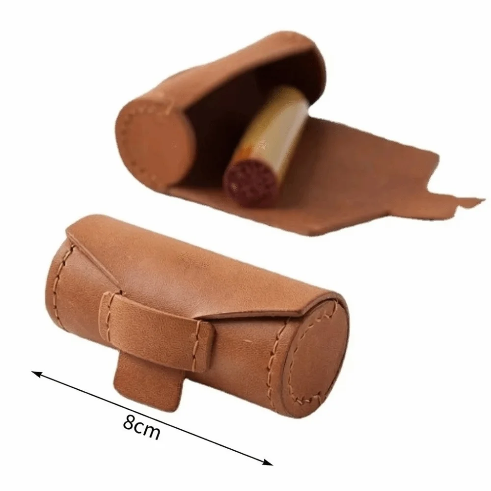 Estuche cerrado mostrando textura PU y cierre con sello