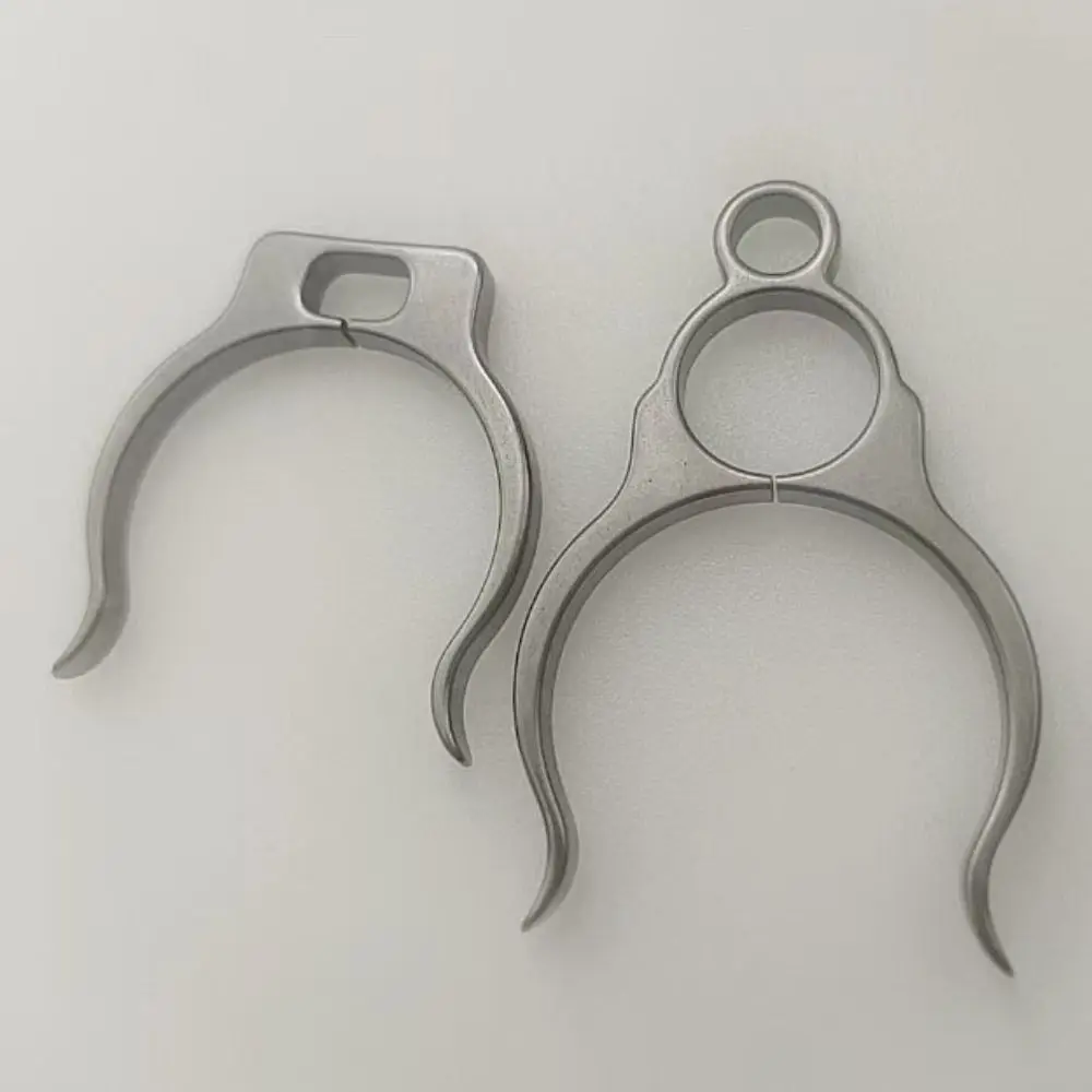 Colgador de hervidor de titanio gris para botellas deportivas