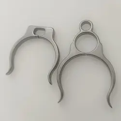 Colgador de hervidor de titanio gris para botellas deportivas